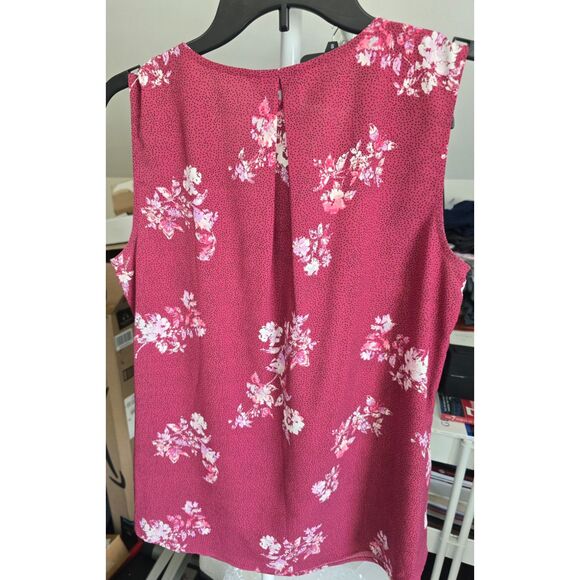 Flowy Croft & Barrow Floral Sleeveless top - Never Worn - Picture 3 of 8